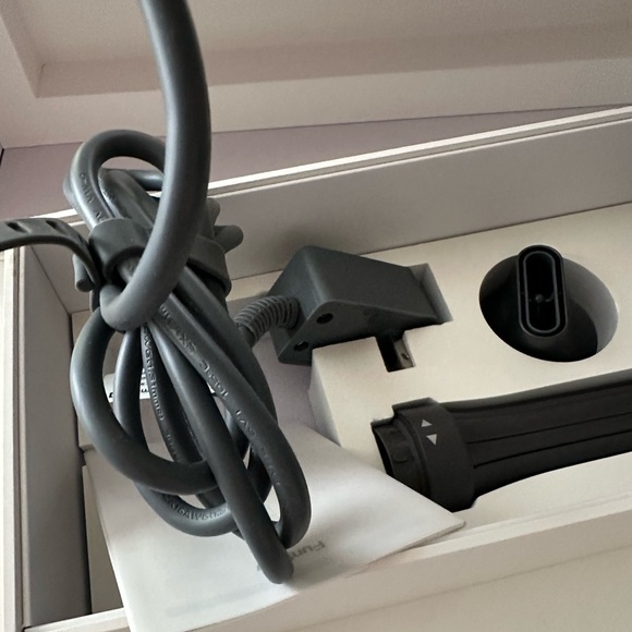 NWT Funflow 5 in 1 Hair Styler Hair Dryer Curling Volumizing Smoothing & Styling - Picture 3 of 7